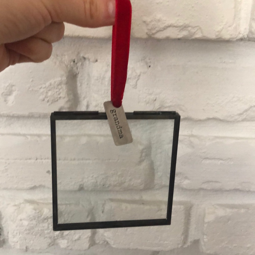 ❤️ NWOT Photo ornament